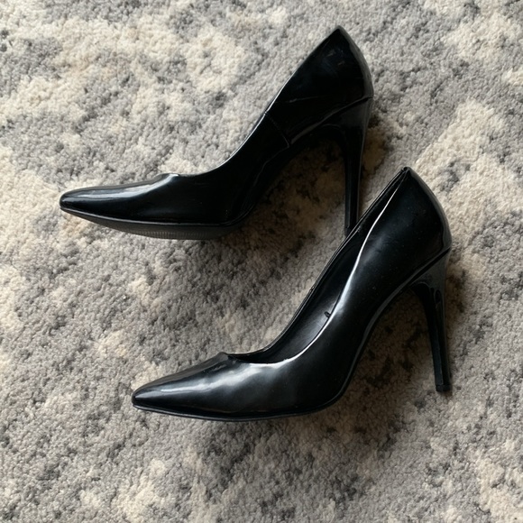 Black Express Heels - Picture 2 of 8